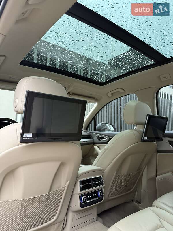 Позашляховик / Кросовер Audi Q7 2016 в Києві