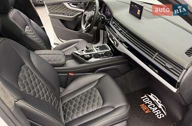 Позашляховик / Кросовер Audi Q7 2018 в 