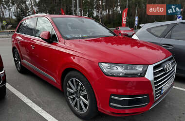 Внедорожник / Кроссовер Audi Q7 2015 в 