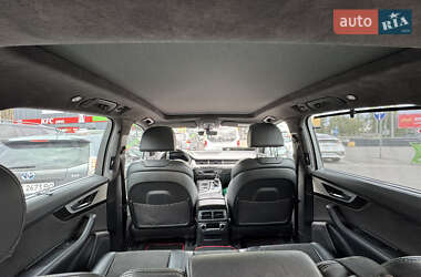 Внедорожник / Кроссовер Audi Q7 2015 в 