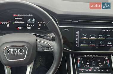 Внедорожник / Кроссовер Audi Q7 2021 в 