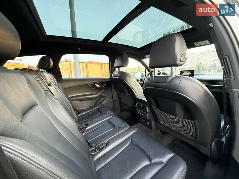 Позашляховик / Кросовер Audi Q7 2018 в Києві