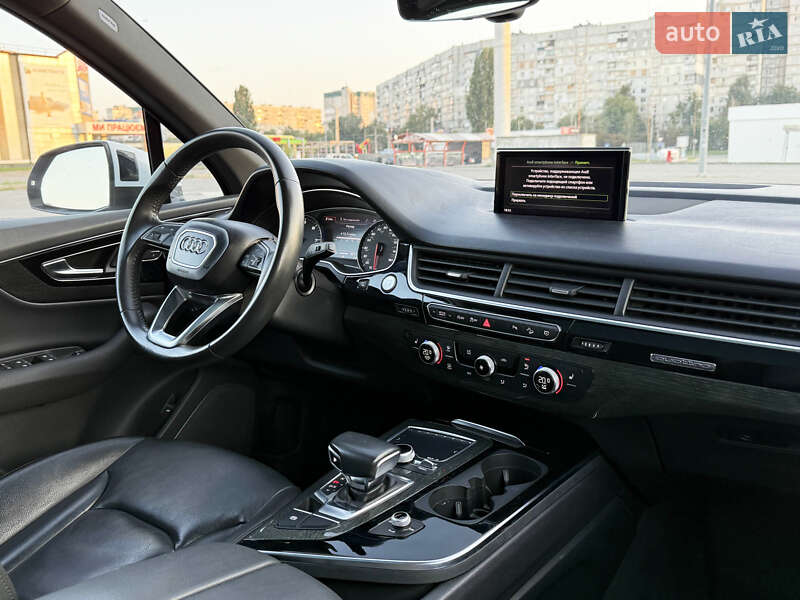 Позашляховик / Кросовер Audi Q7 2018 в Києві