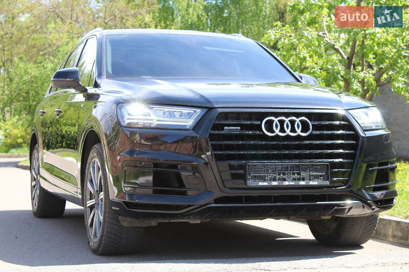 Внедорожник / Кроссовер Audi Q7 2018 в Ровно