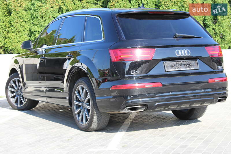 Внедорожник / Кроссовер Audi Q7 2018 в Ровно