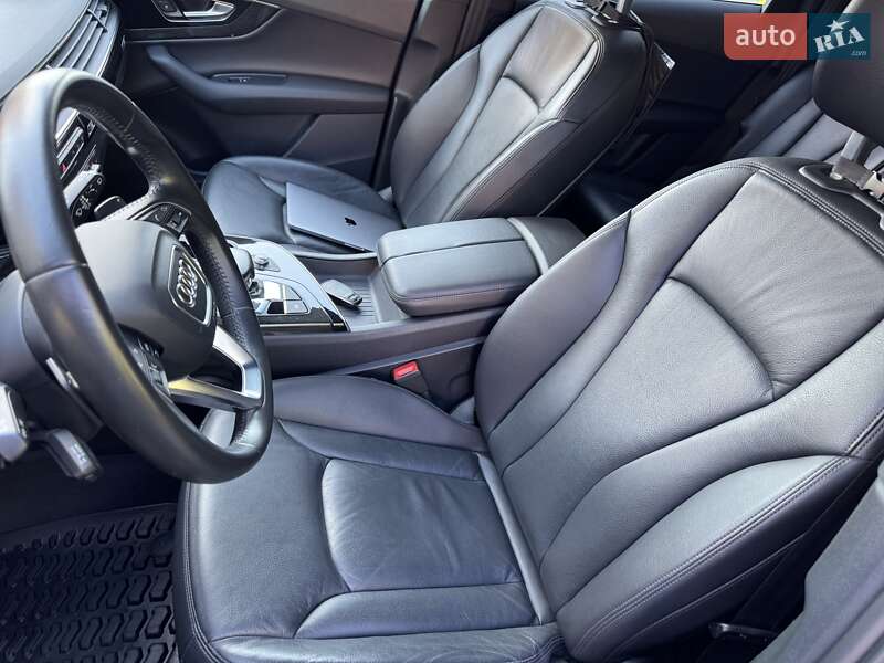 Внедорожник / Кроссовер Audi Q7 2016 в Киеве
