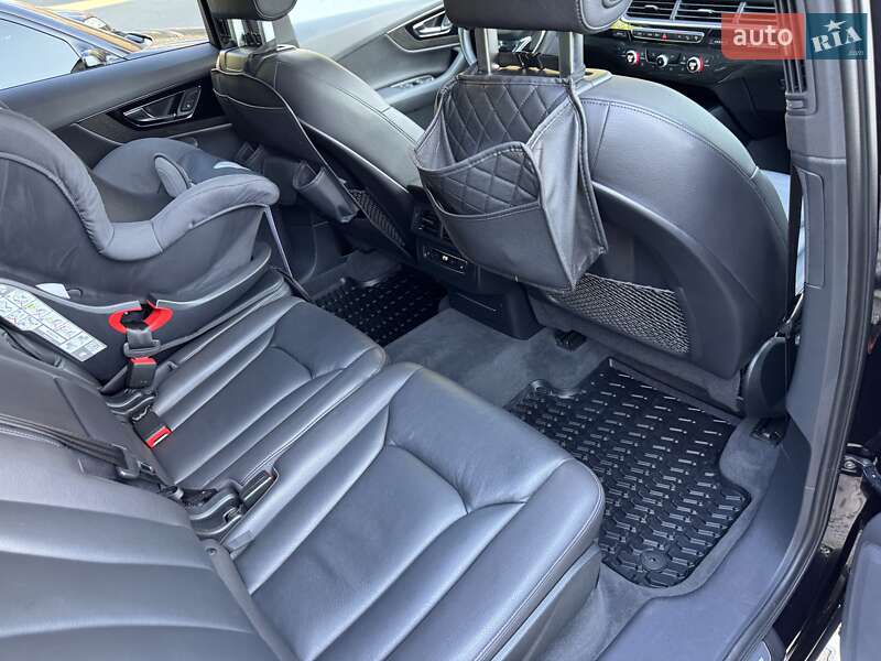 Внедорожник / Кроссовер Audi Q7 2016 в Киеве