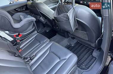Позашляховик / Кросовер Audi Q7 2016 в 
