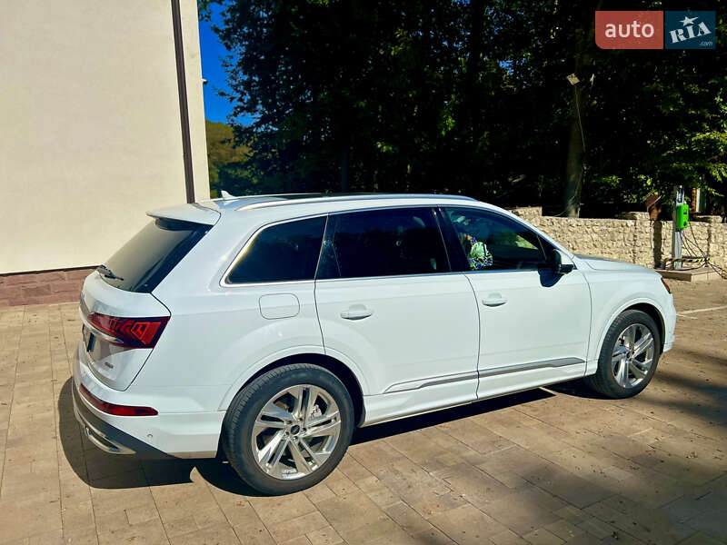Позашляховик / Кросовер Audi Q7 2022 в Тернополі