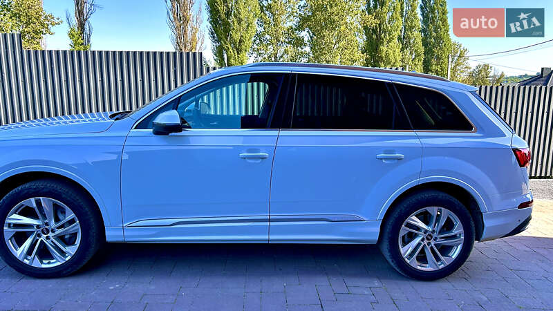 Позашляховик / Кросовер Audi Q7 2022 в Тернополі