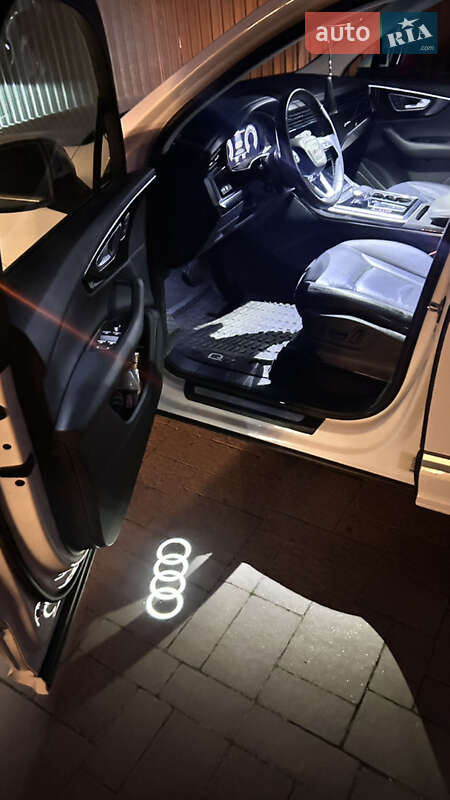 Позашляховик / Кросовер Audi Q7 2022 в Тернополі