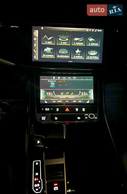 Внедорожник / Кроссовер Audi Q7 2022 в 