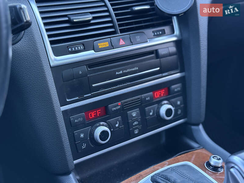 Позашляховик / Кросовер Audi Q7 2015 в Тернополі