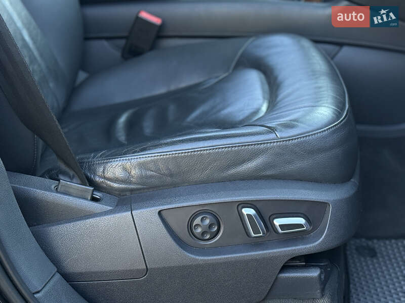 Позашляховик / Кросовер Audi Q7 2015 в Тернополі