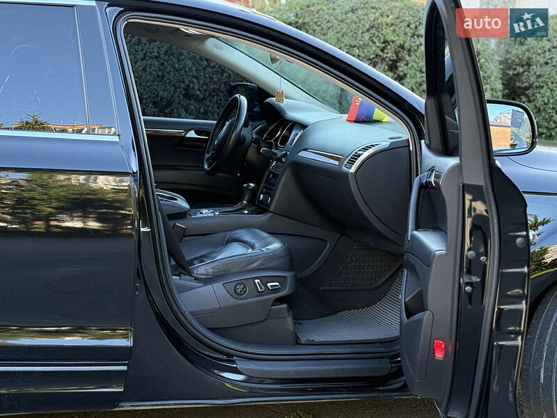 Позашляховик / Кросовер Audi Q7 2015 в Тернополі