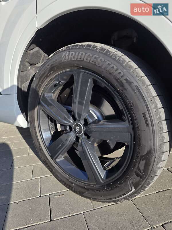 Внедорожник / Кроссовер Audi Q7 2016 в Хмельницком