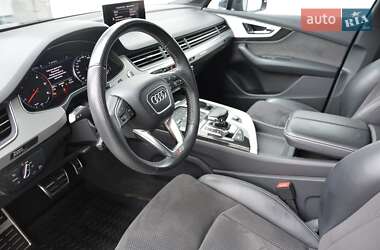 Позашляховик / Кросовер Audi Q7 2017 в 