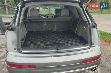 Внедорожник / Кроссовер Audi Q7 2015 в 