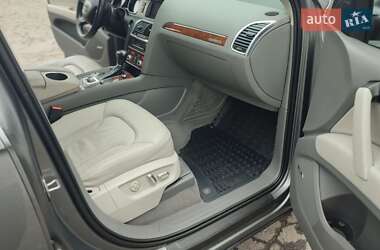 Внедорожник / Кроссовер Audi Q7 2015 в 