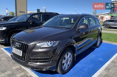 Позашляховик / Кросовер Audi Q7 2013 в 