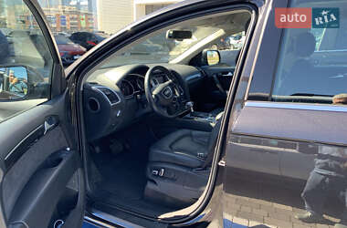 Позашляховик / Кросовер Audi Q7 2013 в 