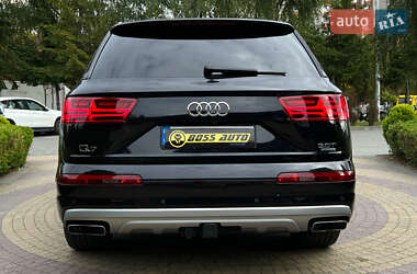 Внедорожник / Кроссовер Audi Q7 2016 в 