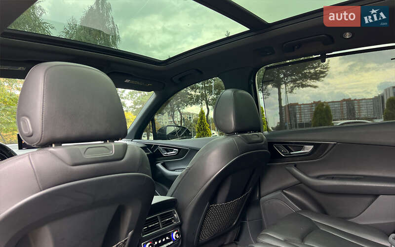 Позашляховик / Кросовер Audi Q7 2016 в Львові