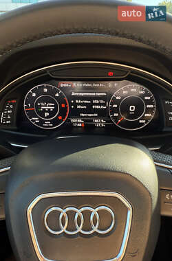 Позашляховик / Кросовер Audi Q7 2017 в 
