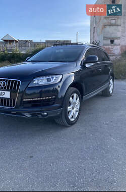 Позашляховик / Кросовер Audi Q7 2011 в 