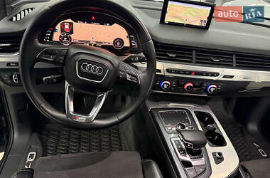 Позашляховик / Кросовер Audi Q7 2015 в 