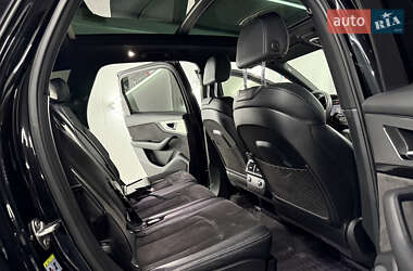 Позашляховик / Кросовер Audi Q7 2015 в 