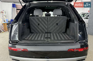 Позашляховик / Кросовер Audi Q7 2015 в 