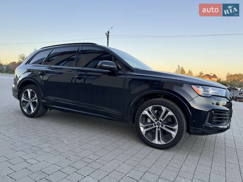 Позашляховик / Кросовер Audi Q7 2019 в Львові