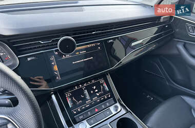 Позашляховик / Кросовер Audi Q7 2019 в 