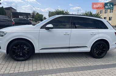 Внедорожник / Кроссовер Audi Q7 2018 в 