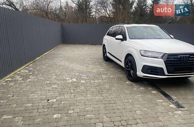 Внедорожник / Кроссовер Audi Q7 2018 в 