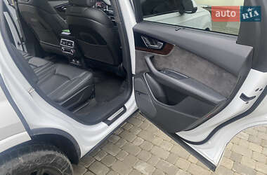 Внедорожник / Кроссовер Audi Q7 2018 в 