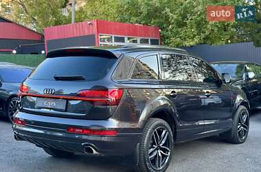 Позашляховик / Кросовер Audi Q7 2013 в 
