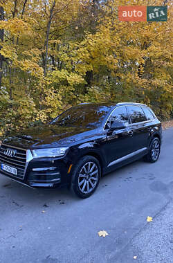 Позашляховик / Кросовер Audi Q7 2017 в 