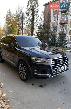 Позашляховик / Кросовер Audi Q7 2017 в 
