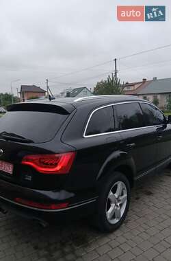 Позашляховик / Кросовер Audi Q7 2012 в 