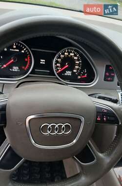 Позашляховик / Кросовер Audi Q7 2012 в 