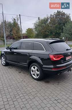 Позашляховик / Кросовер Audi Q7 2012 в 