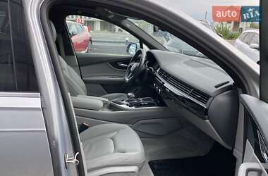 Позашляховик / Кросовер Audi Q7 2016 в 