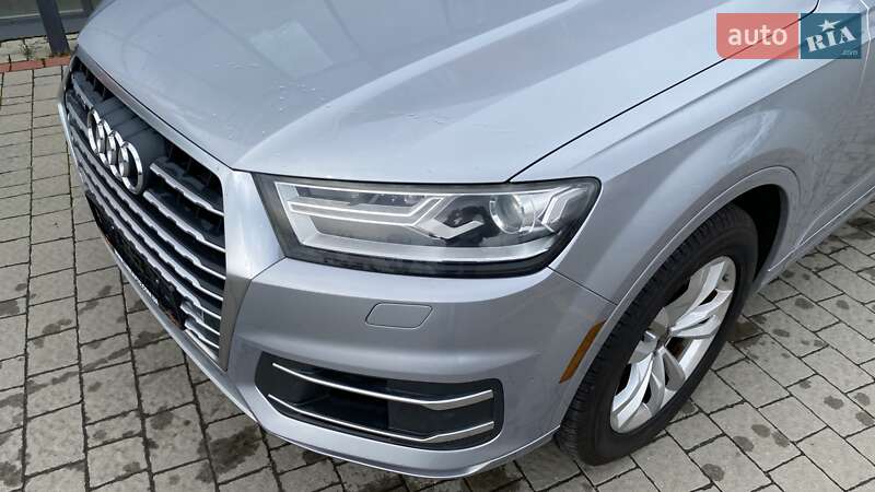 Позашляховик / Кросовер Audi Q7 2016 в Ужгороді