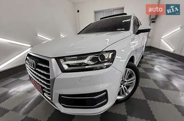 Позашляховик / Кросовер Audi Q7 2018 в 