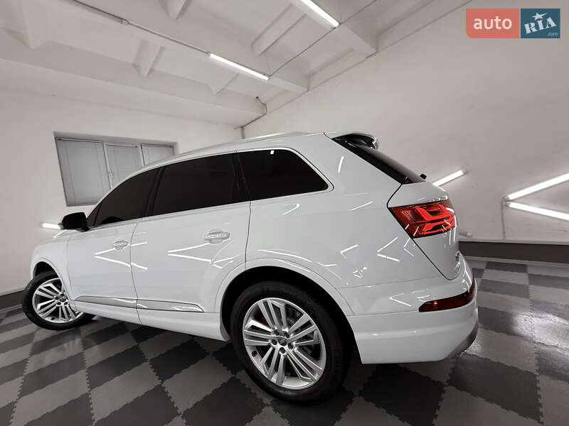 Позашляховик / Кросовер Audi Q7 2018 в Трускавці