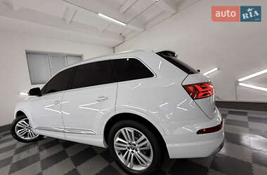 Позашляховик / Кросовер Audi Q7 2018 в 