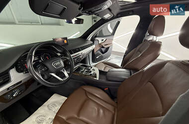 Позашляховик / Кросовер Audi Q7 2018 в 