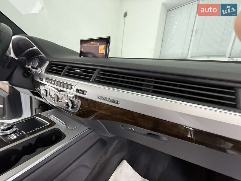 Позашляховик / Кросовер Audi Q7 2018 в Трускавці